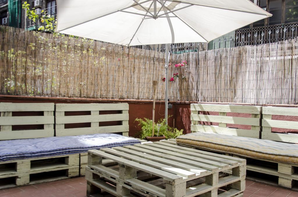 Bed & Art Barcelona Hostel ภายนอก รูปภาพ