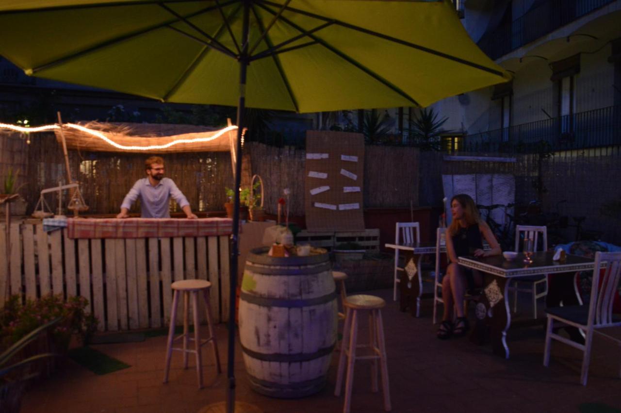 Bed & Art Barcelona Hostel ภายนอก รูปภาพ